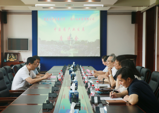 清河林业局有限公司领导来我校访问交流
