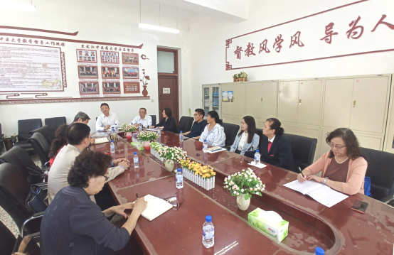庆祝第三十八个教师节 学校领导慰问教育督导