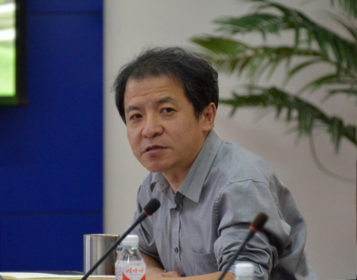 副校长程伟与教师们交流