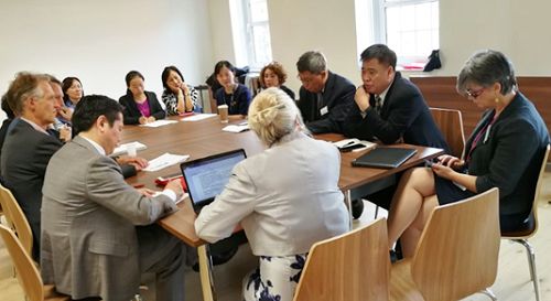 我校专家与伦敦南岸大学健康学院专家座谈交流