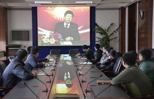校办公室组织部门全体党员开展依法治国专题学习讨论活动