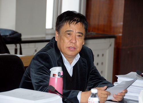 校学术委员会副主任、副校长王喜军教授主持会议