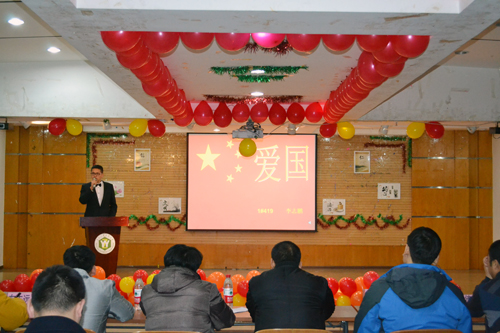 人文与管理学院“践行核心价值观 凝聚青春正能量”主题演讲比赛现场