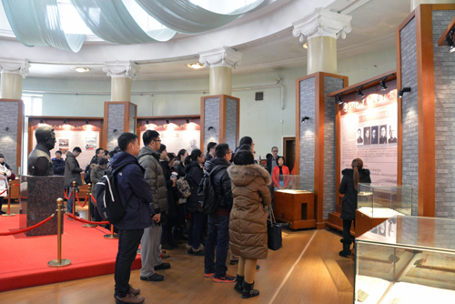 学员们参观高仲山先生纪念馆