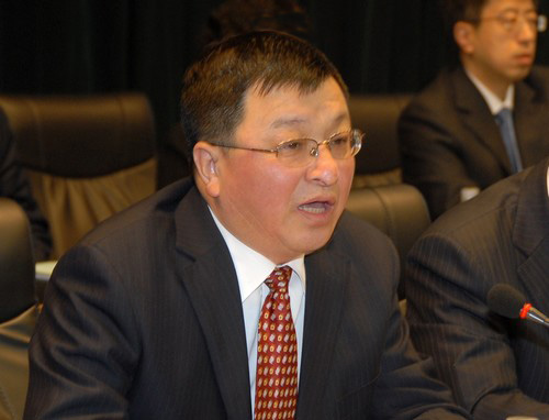 开幕式由大会执行主席、校党委副书记陈亚平主持