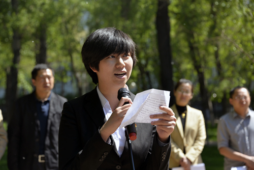 学员代表、2013级公共卫生事业管理专业韩慧明同学发言