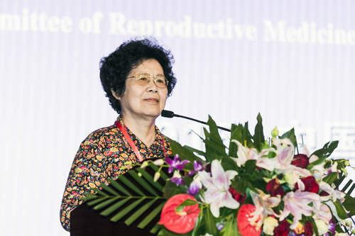 黑龙江中医药大学附属第一医院国家名中医王秀霞教授作大会学术报告