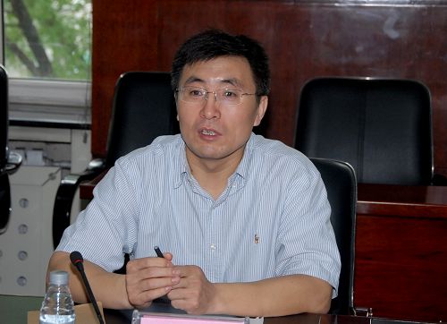 省委组织部干部四处调研员吴子慧介绍了乔广霞同志的简历