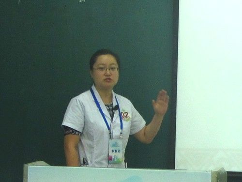 自然科学应用学科组三等奖获得者王玥老师在比赛中