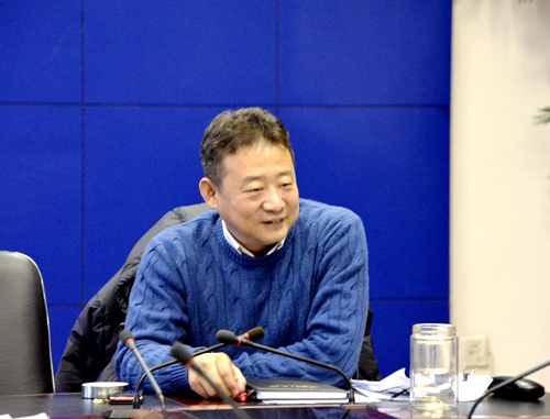 郭宏伟副校长参加座谈会认真听取师生代表意见和建议