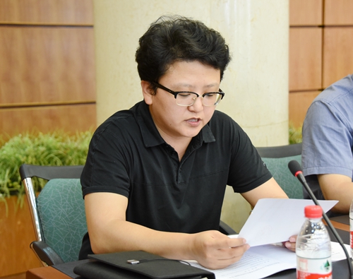 省社科联学会工作部部长曹妍宣读批复文件