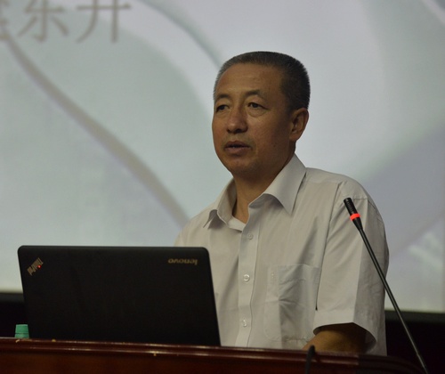 山西省中西医结合医院党委书记樊东升教授作题为《互联网大背景下医疗发展趋势之我见》的学术报告