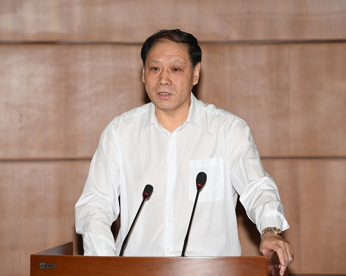 第二临床医学院党委书记关立峰作经验介绍