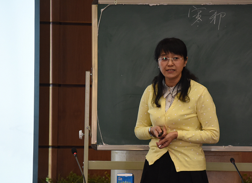 基础医学院周妍妍副教授作教学示范