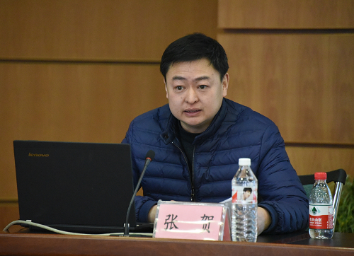 科学技术处副处长张贺介绍学校科技工作情况