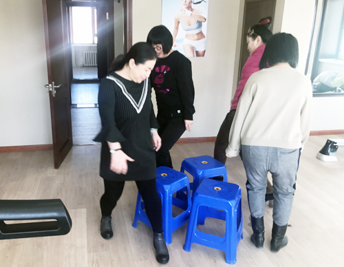 后勤女职工参加趣味运动会